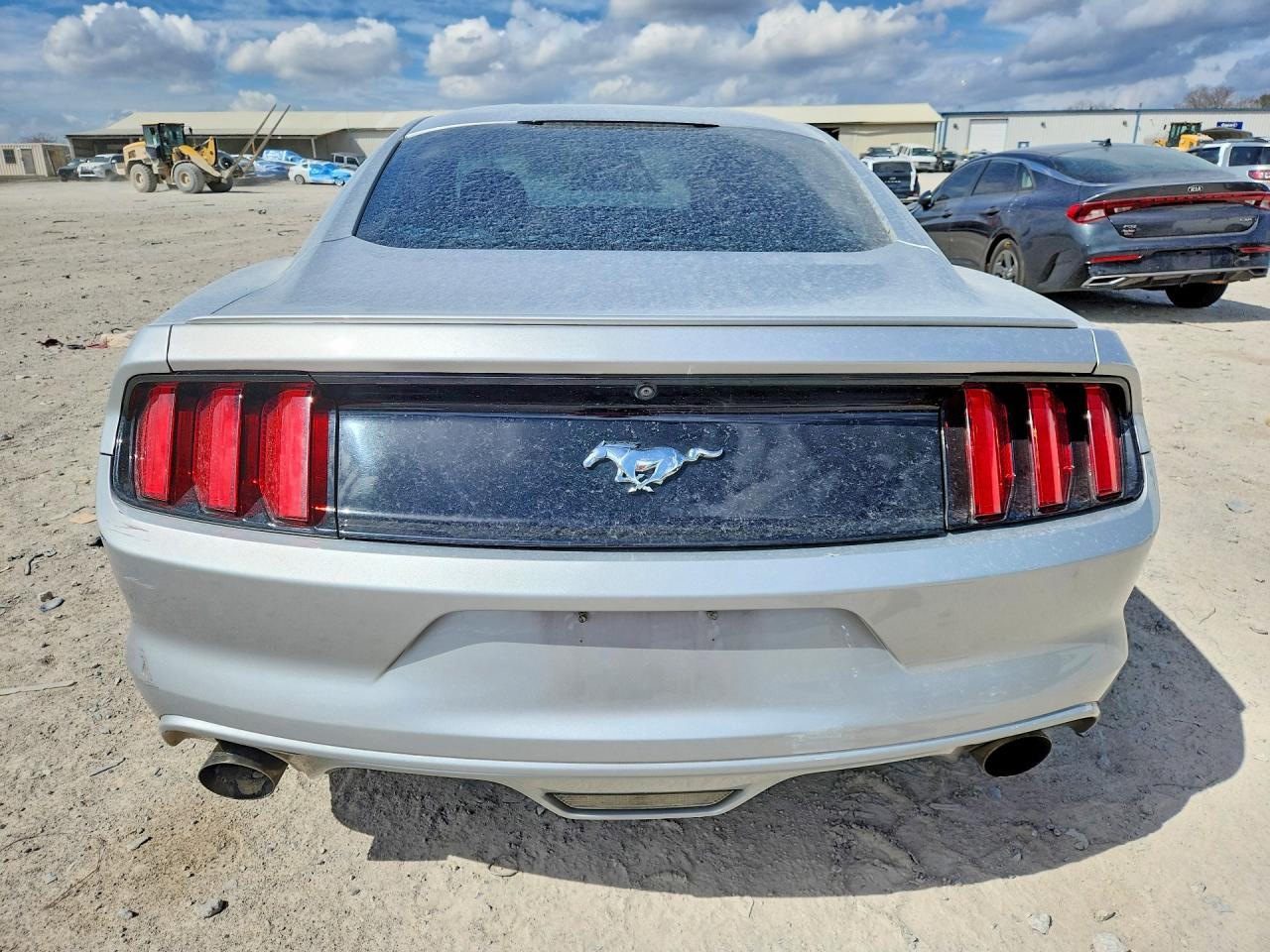 2017 Ford Mustang - zdjęcie 6
