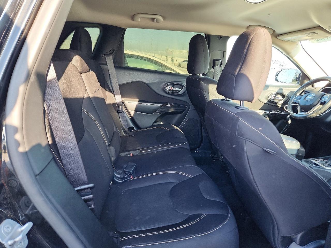 2015 Jeep Cherokee North 4Dr 2 - zdjęcie 11