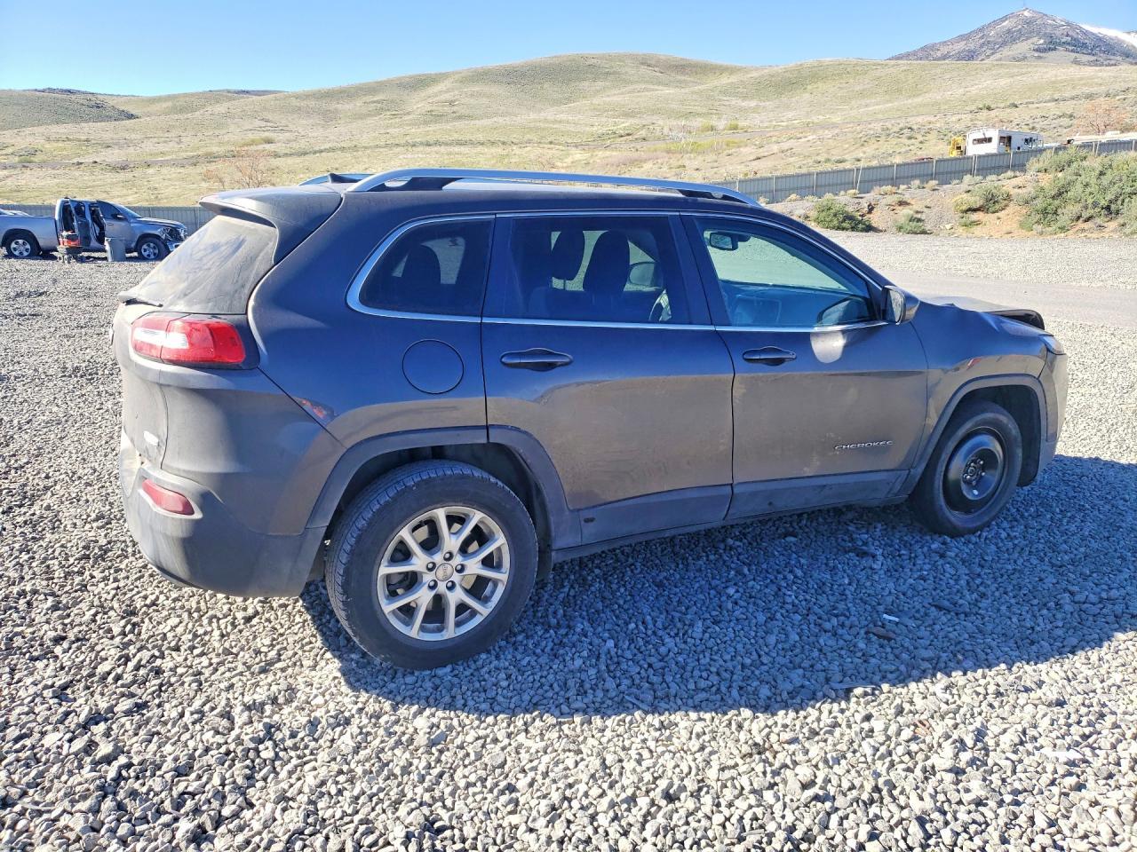 2016 Jeep Cherokee Latitude - zdjęcie 3