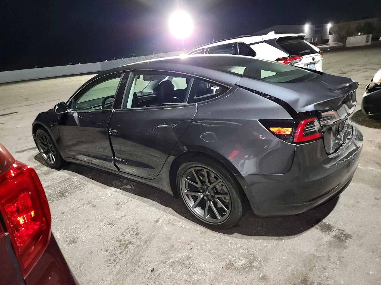 2018 Tesla Model 3 - zdjęcie 2