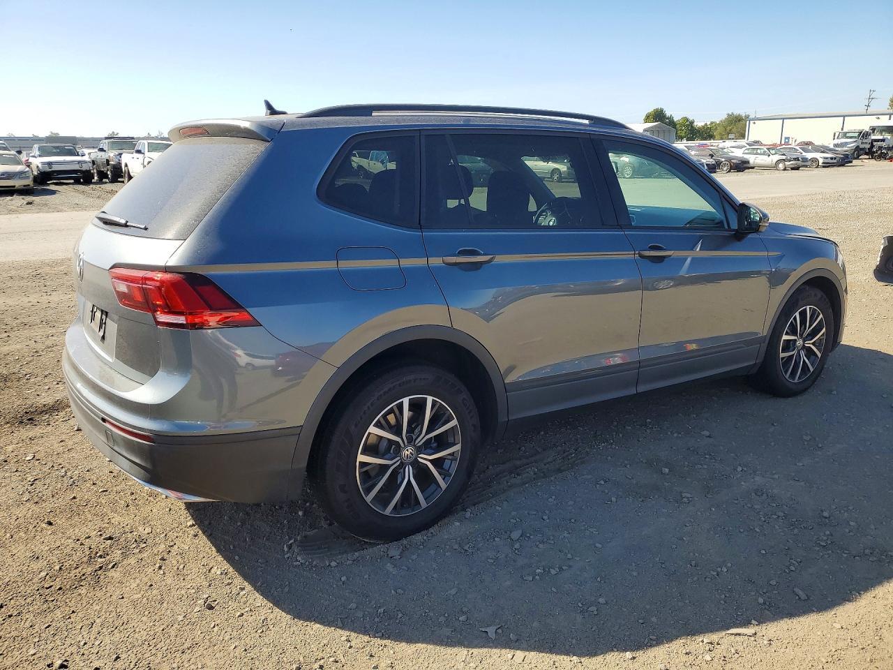 2021 Volkswagen Tiguan S - zdjęcie 3