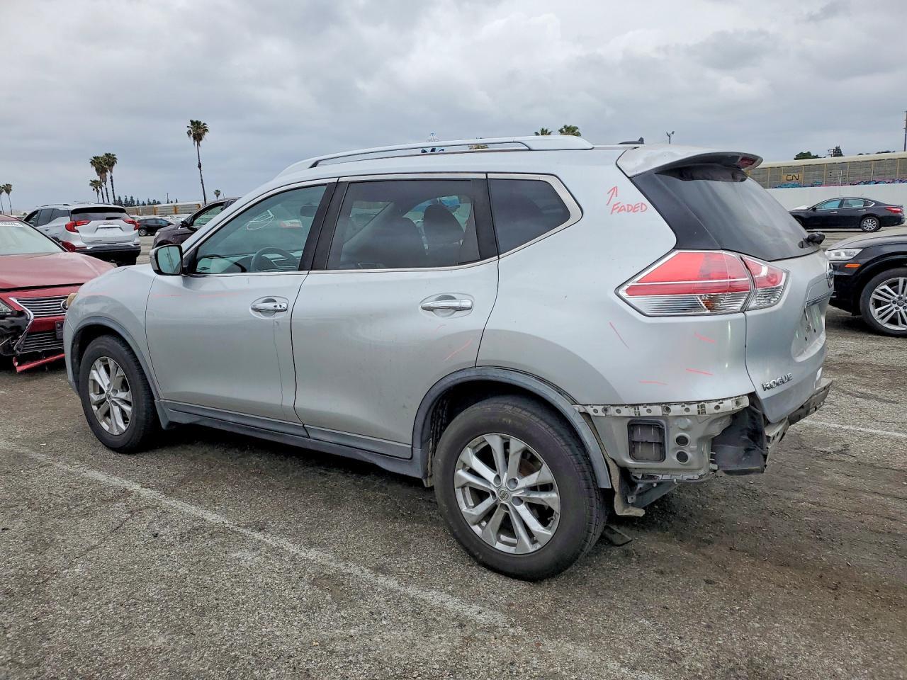 2016 Nissan Rogue Sv - zdjęcie 2
