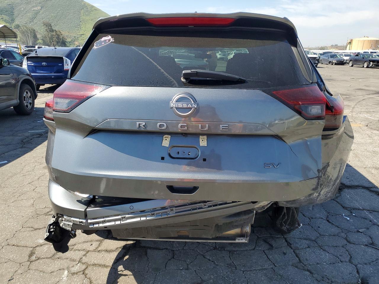 2024 Nissan Rogue Sv - zdjęcie 6