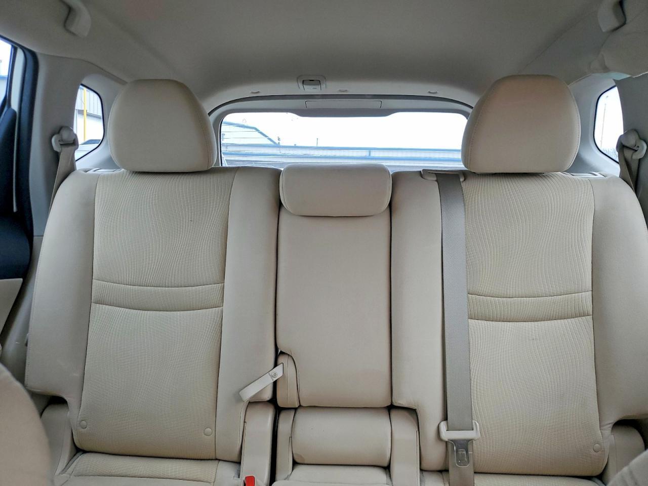 2015 Nissan Rogue S - zdjęcie 10