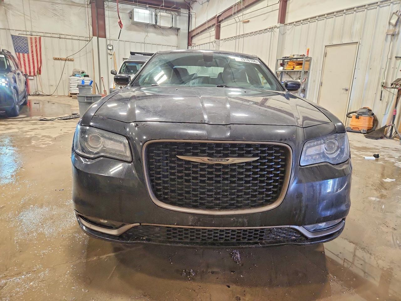 2016 Chrysler 300 S - zdjęcie 5