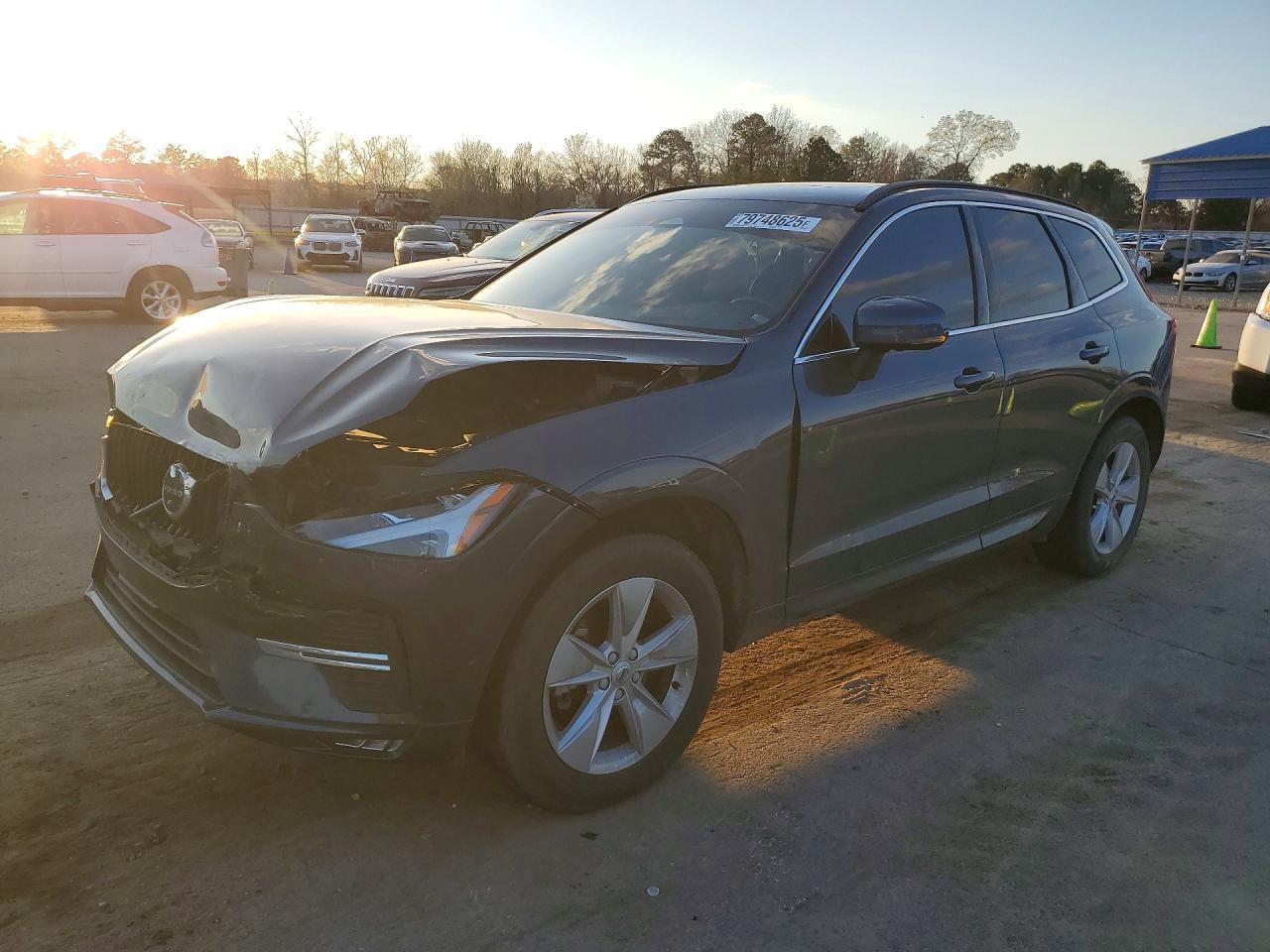 2022 Volvo Xc60 B5 Momentum - zdjęcie główne