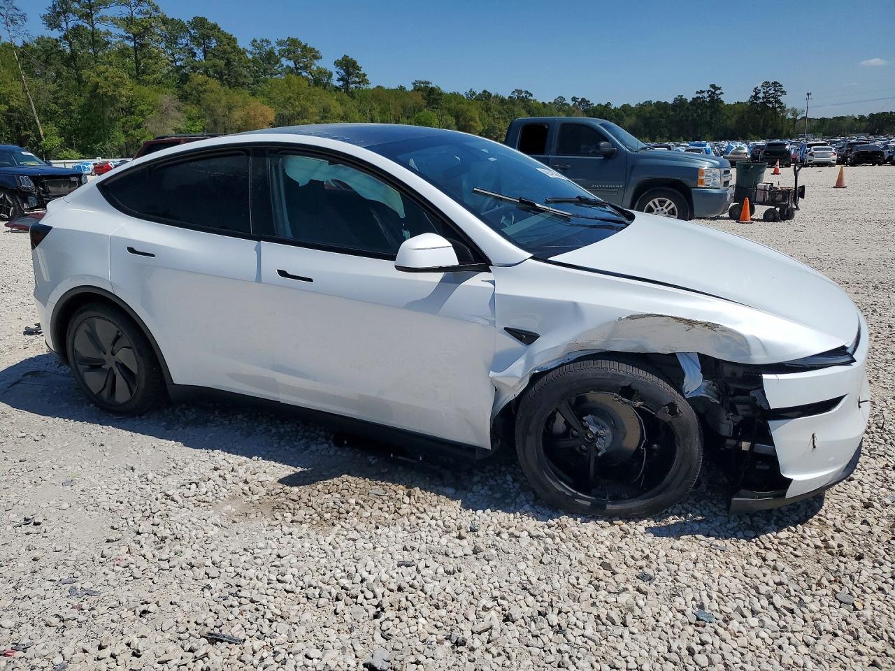 2026 Tesla Model Y - zdjęcie 4