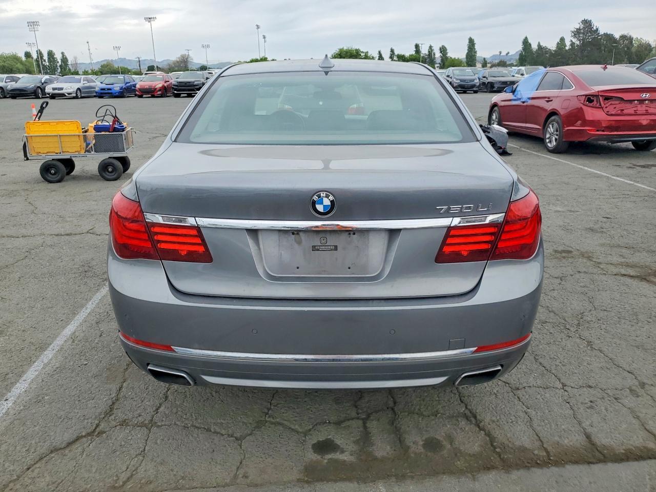 2014 BMW 750 Li - zdjęcie 6