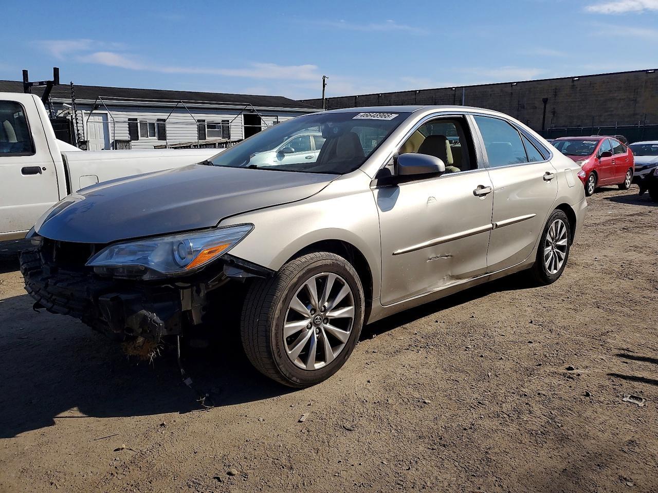 2017 Toyota Camry Xle - zdjęcie główne