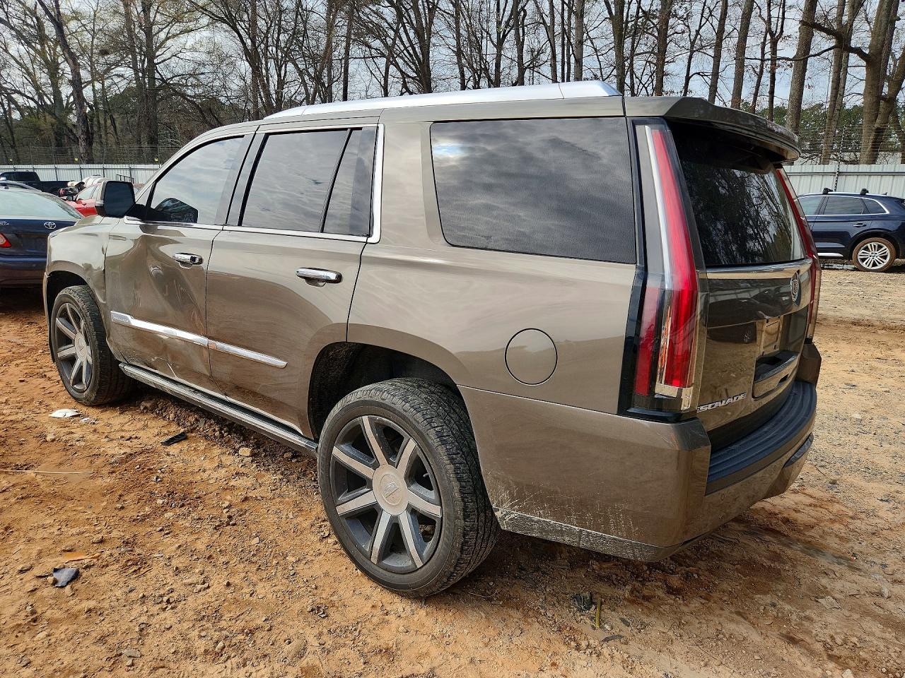 2016 Cadillac Escalade Premium - zdjęcie 2
