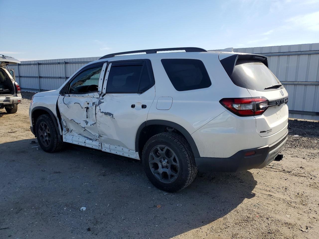 2025 Honda Pilot Trailsport - zdjęcie 2