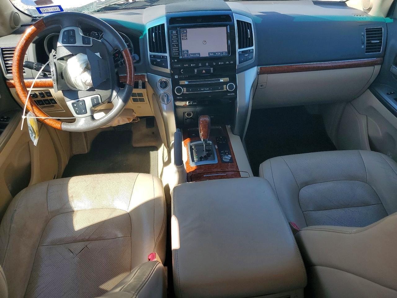 2013 Toyota Land Cruiser Base - zdjęcie 8