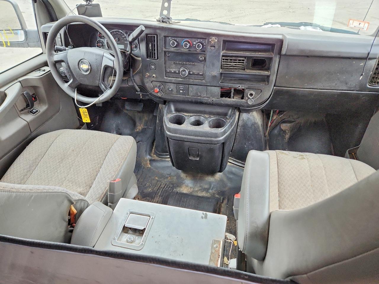 2014 Chevrolet Express G2500 - zdjęcie 8