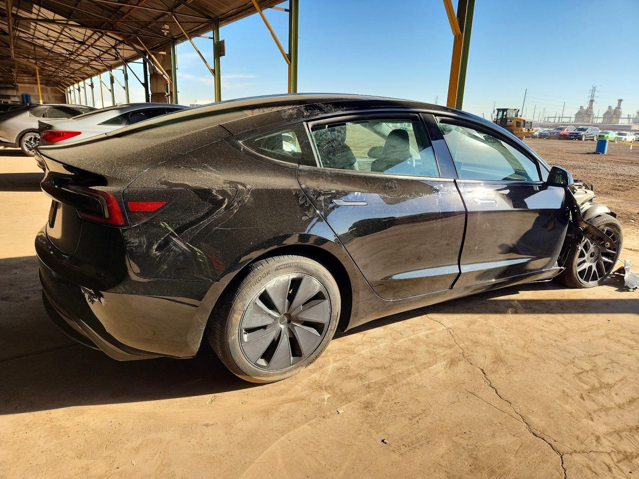 2025 Tesla Model 3 - zdjęcie 3