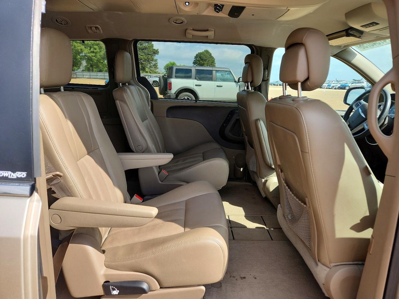 2013 Chrysler Town & Country Touring L - zdjęcie 11