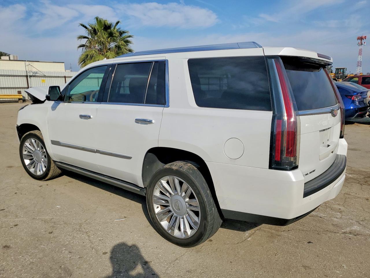 2016 Cadillac Escalade Platinum - zdjęcie 2