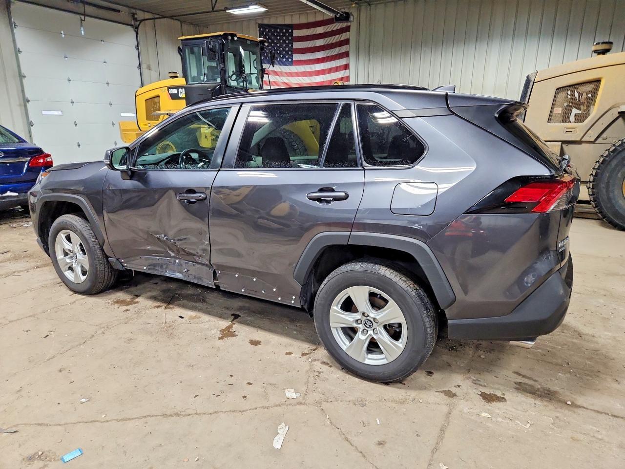 2020 Toyota Rav4 Xle - zdjęcie 2