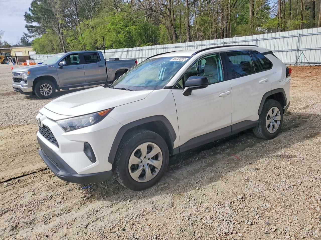 2019 Toyota Rav4 Le - zdjęcie główne