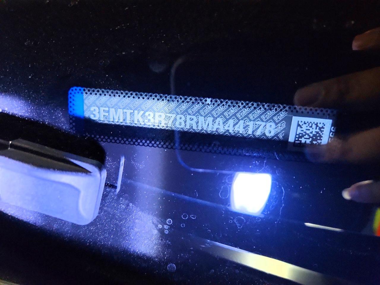 2024 Ford Mustang Mach-E Premium - zdjęcie 14