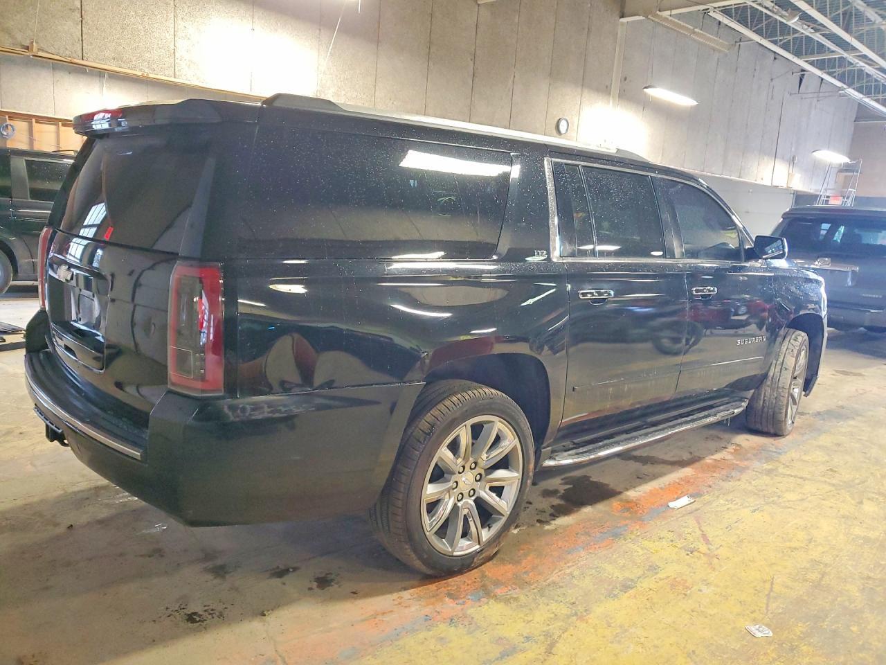 2015 Chevrolet Suburban K1500 Ltz - zdjęcie 3