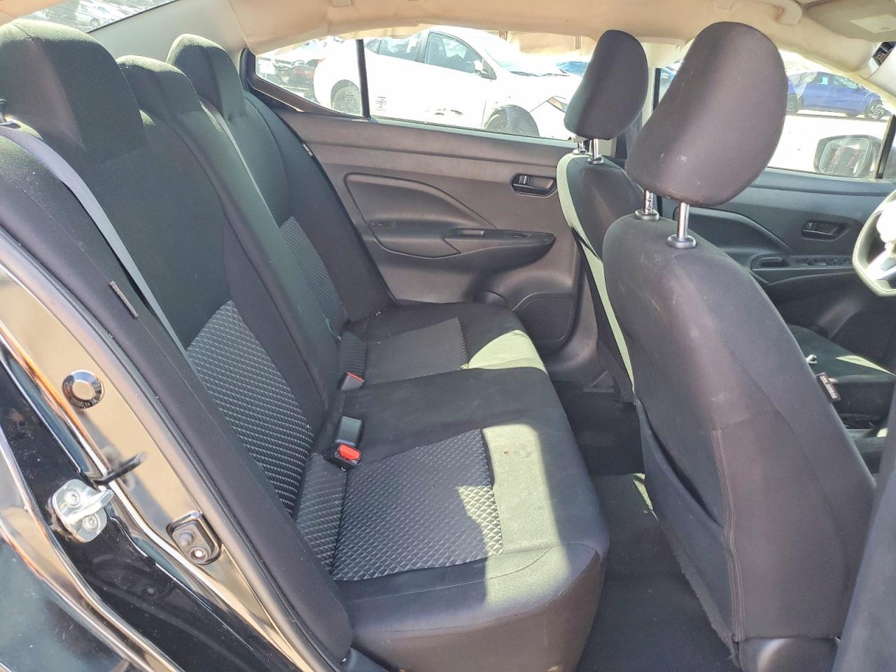 2021 Nissan Versa S - zdjęcie 10