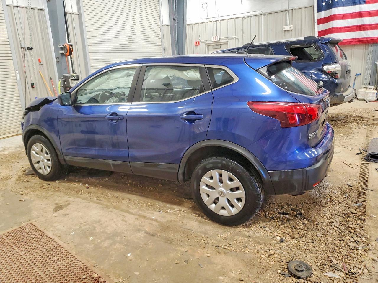 2018 Nissan Rogue Sport S - zdjęcie 2