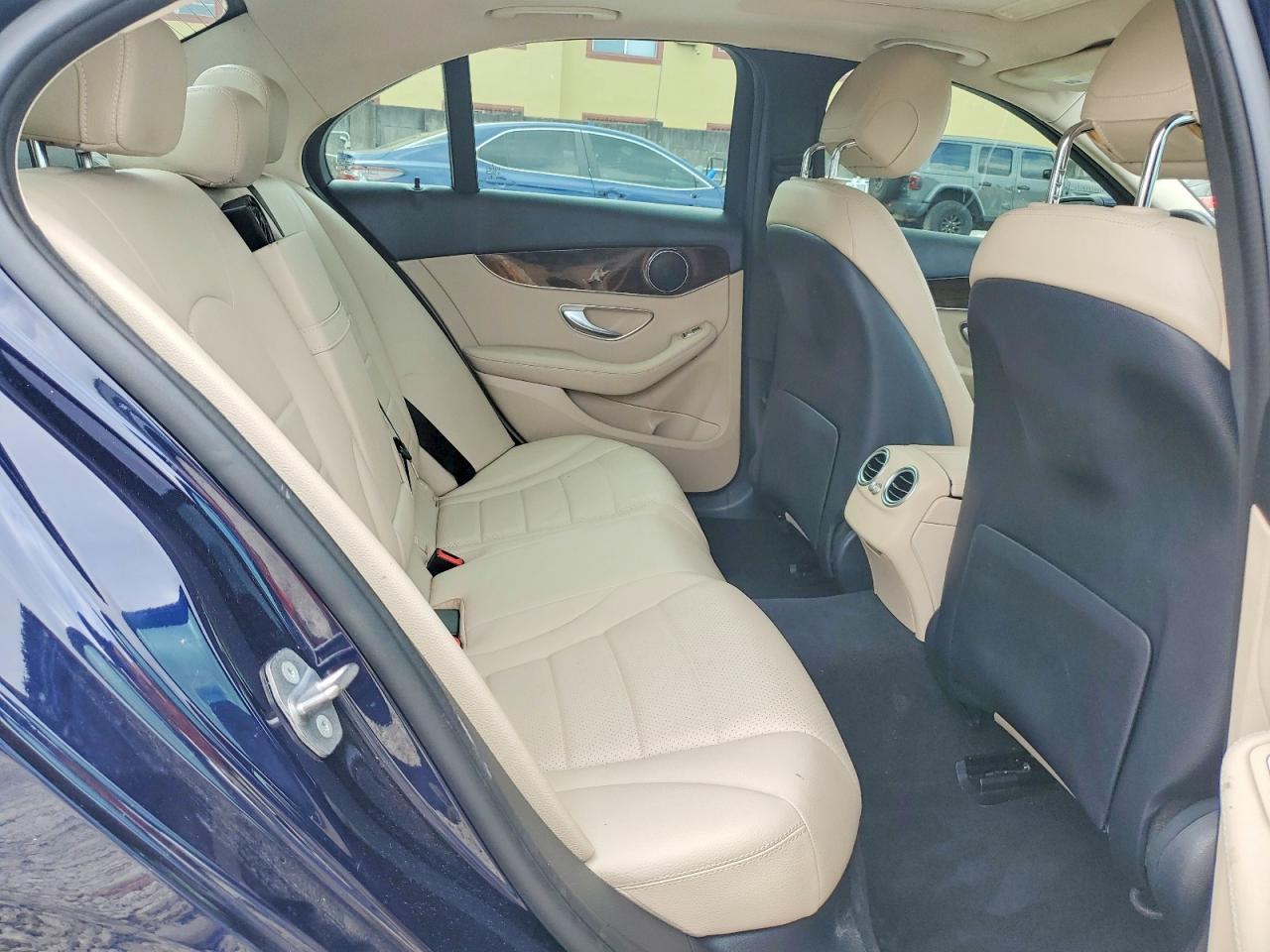 2019 Mercedes-Benz C 300 - zdjęcie 10
