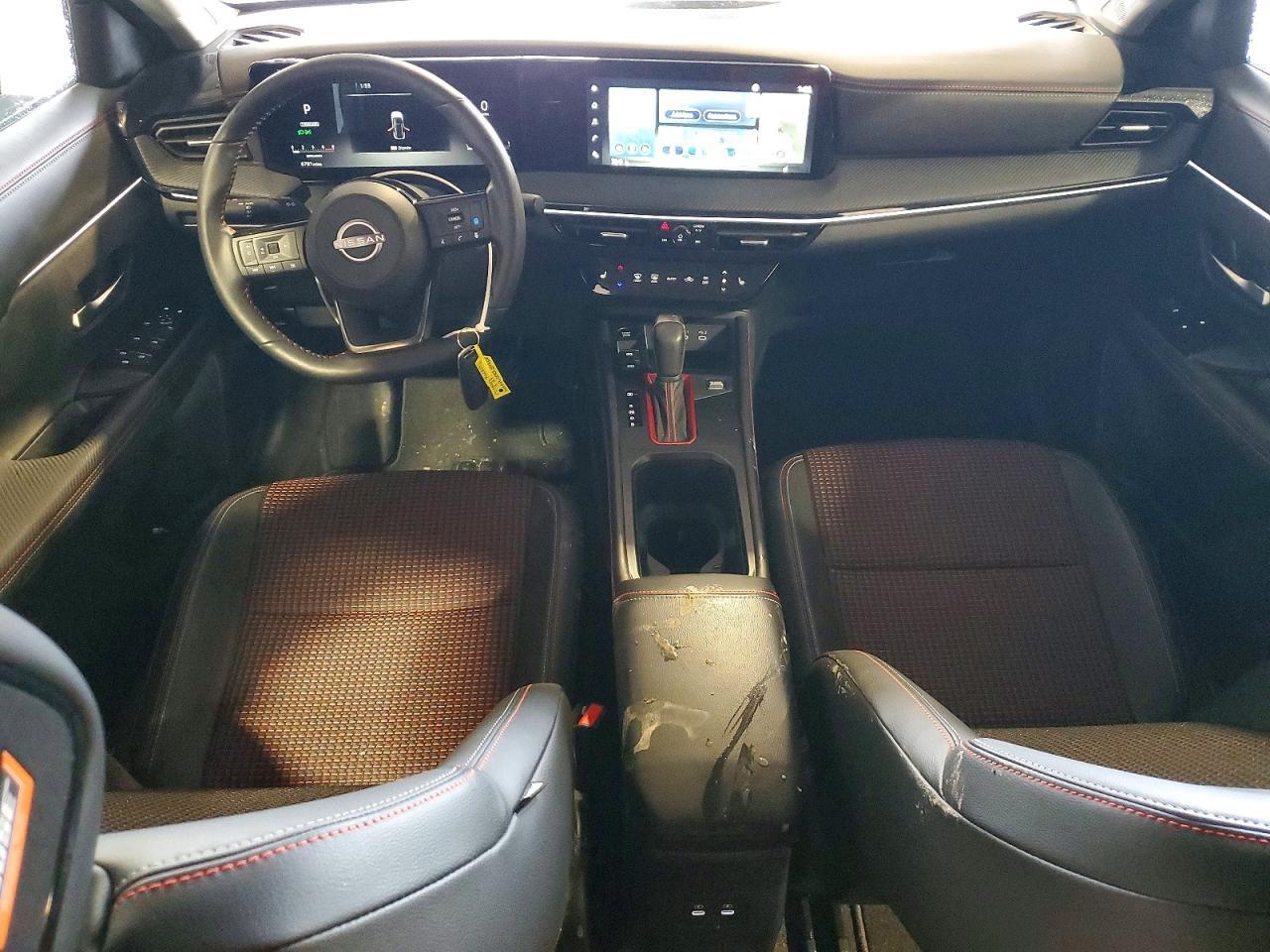 2025 Nissan Kicks Sr - zdjęcie 8