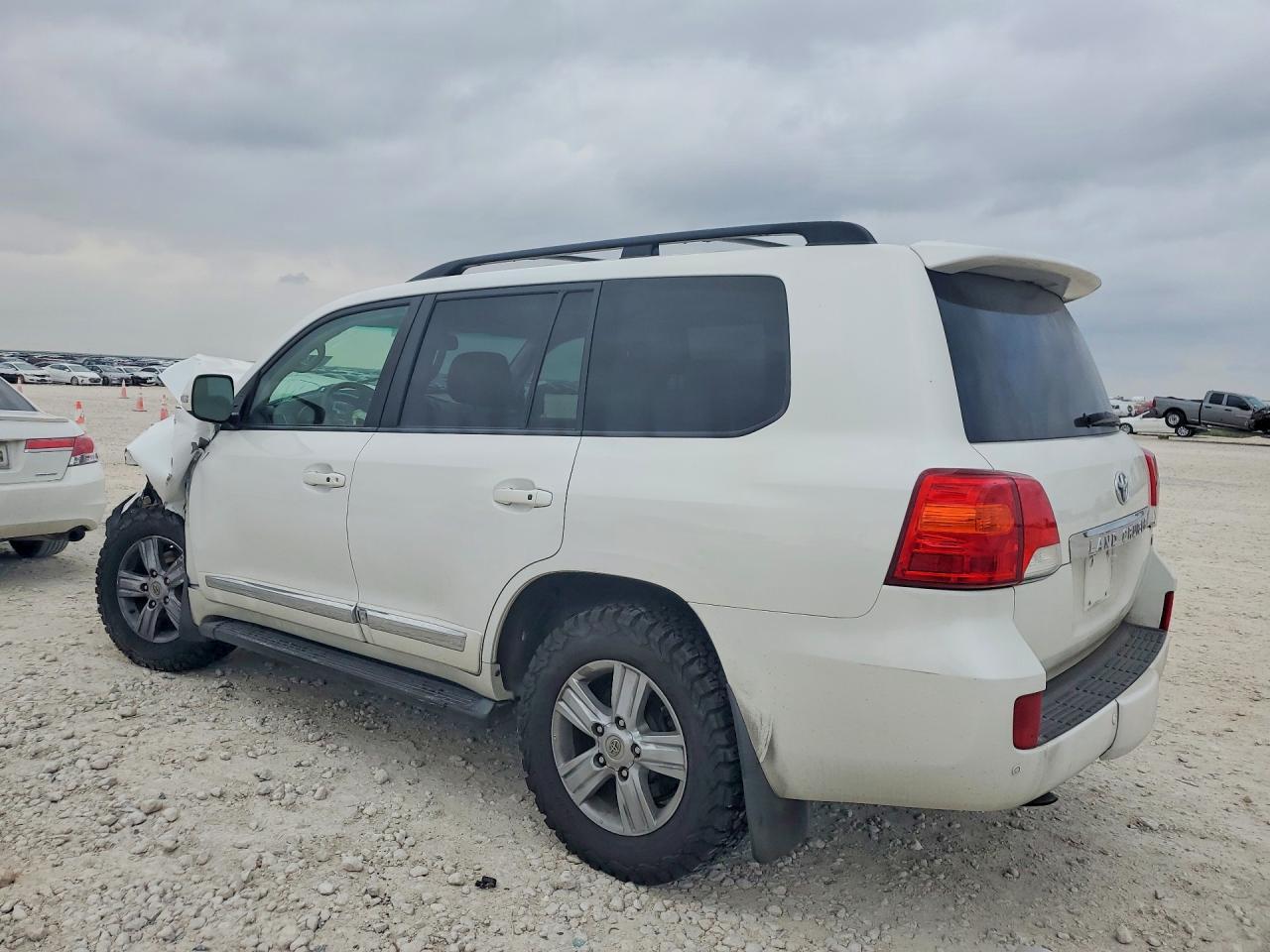 2013 Toyota Land Cruiser Base - zdjęcie 2