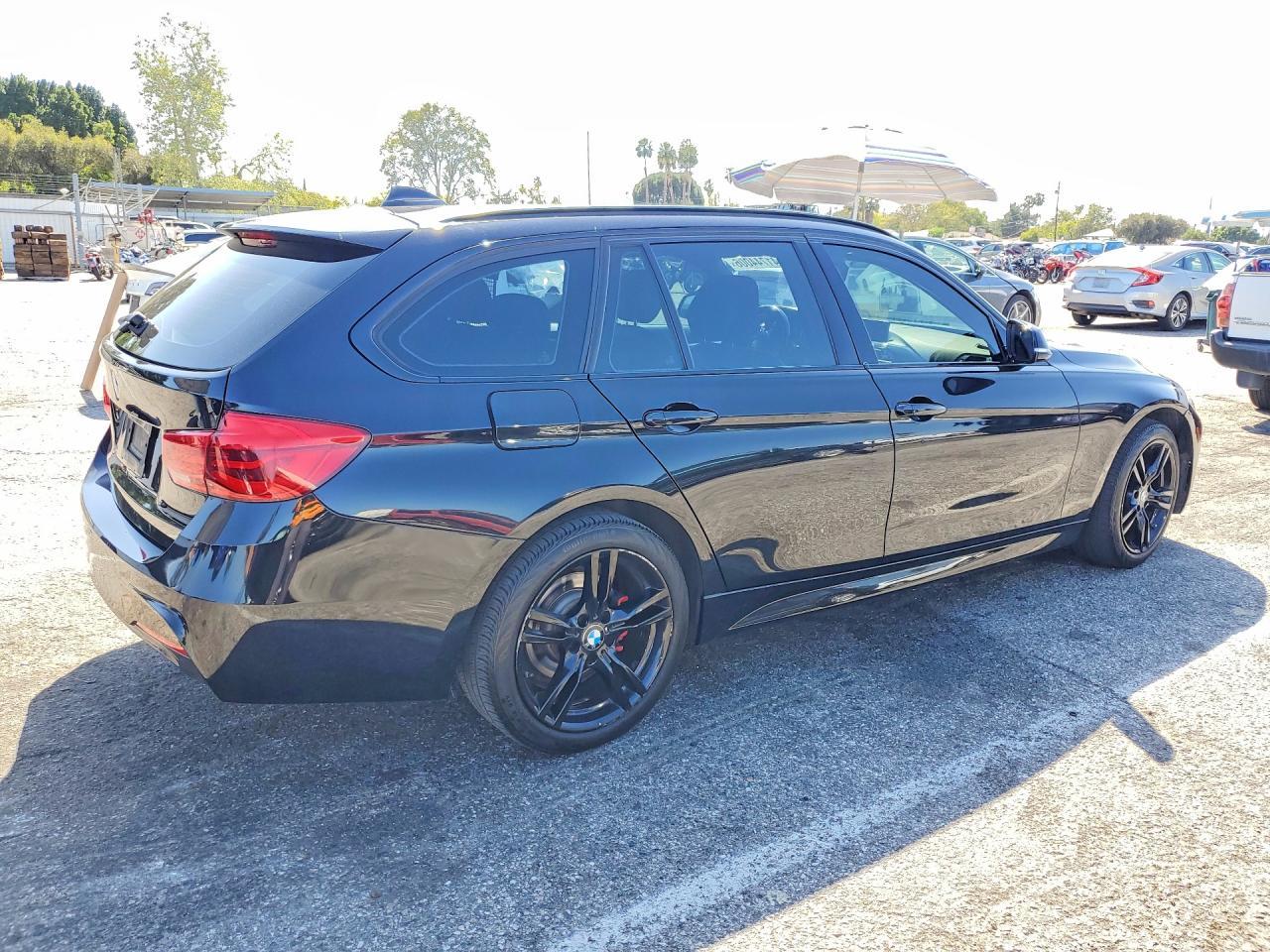 2017 BMW 330 Xi - zdjęcie 3