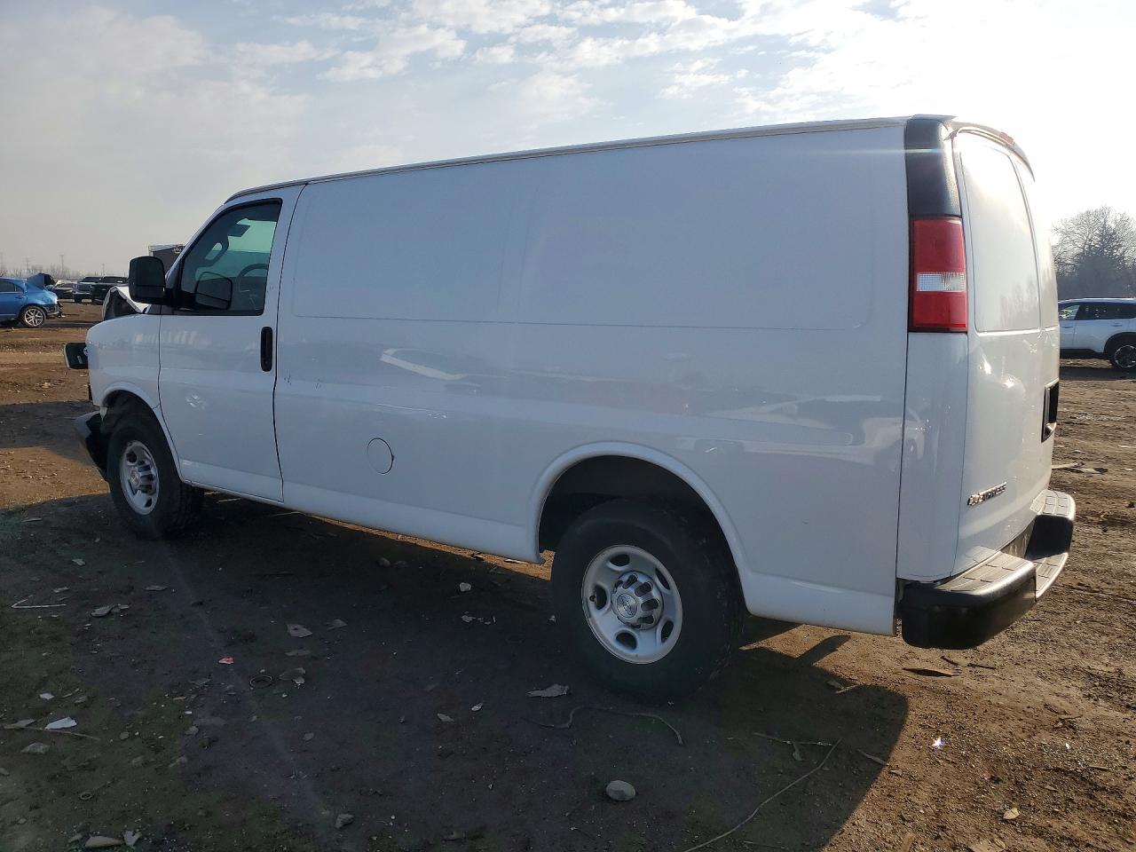 2019 Chevrolet Express G2500 - zdjęcie 2