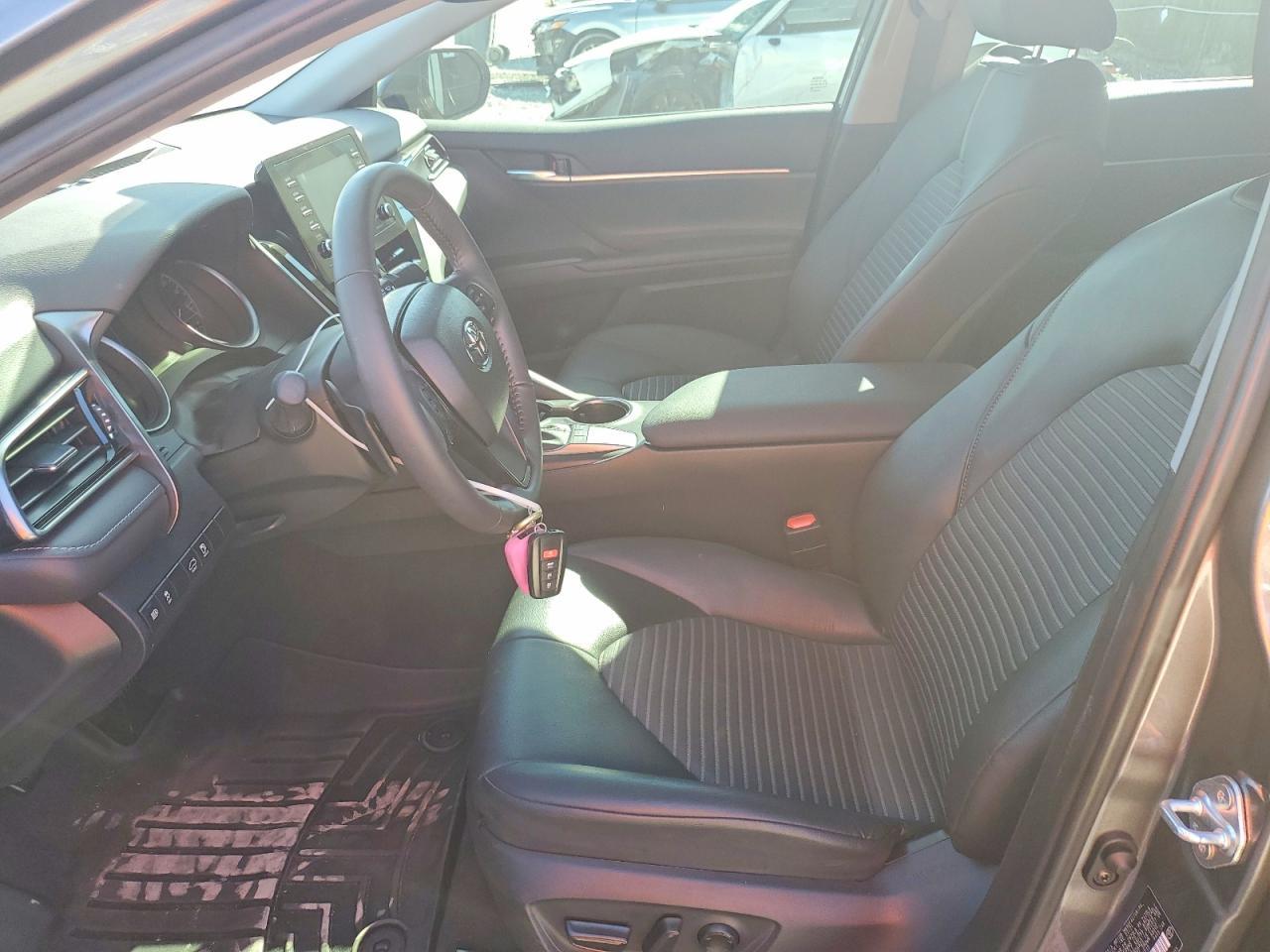 2024 Toyota Camry Se - zdjęcie 7