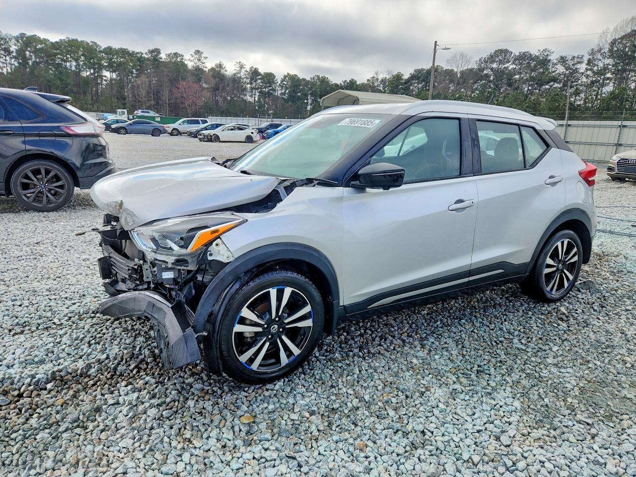 2020 Nissan Kicks Sr - zdjęcie główne