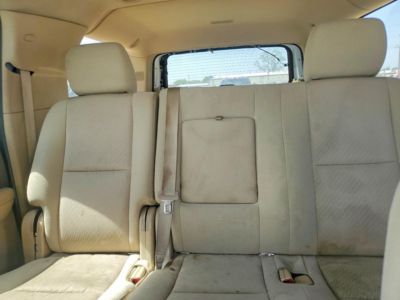 2014 Chevrolet Suburban C1500 Ls - zdjęcie 10