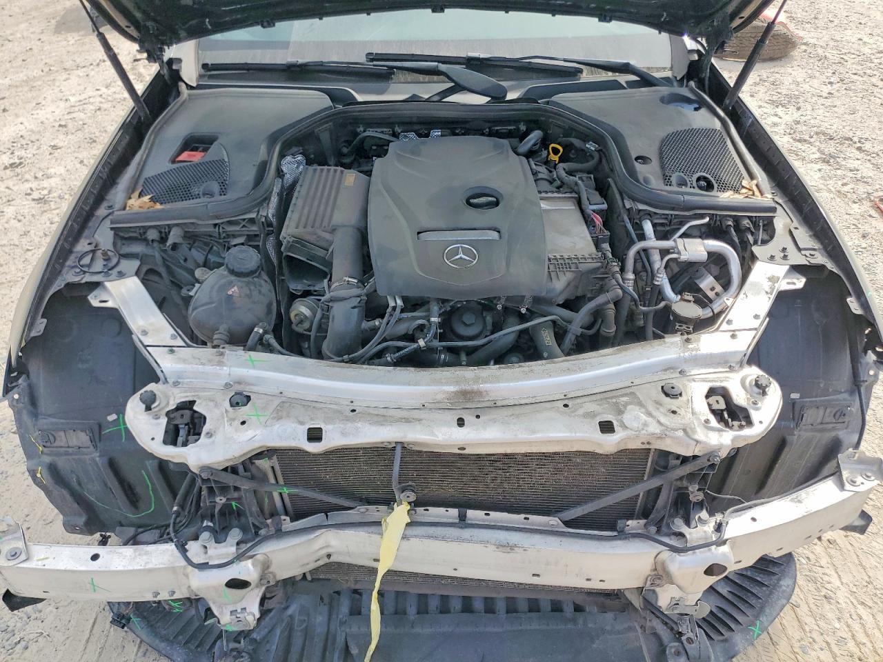 2018 Mercedes-Benz E 300 4Matic - zdjęcie 11