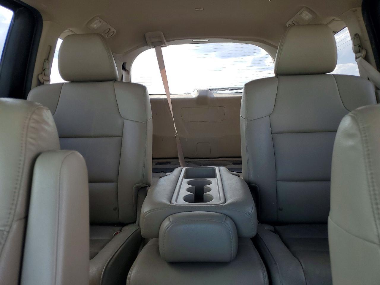 2015 Honda Odyssey Touring - zdjęcie 10