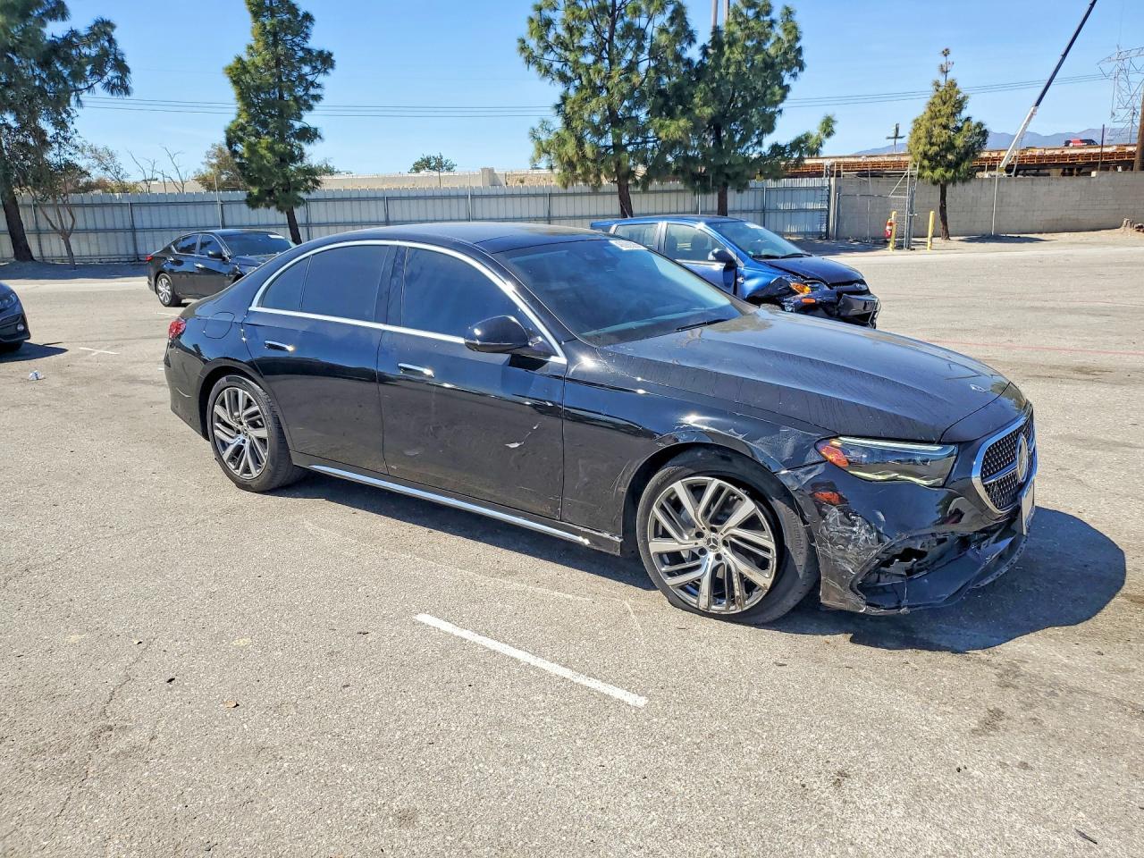 2024 Mercedes-Benz E 350 4Matic - zdjęcie 4