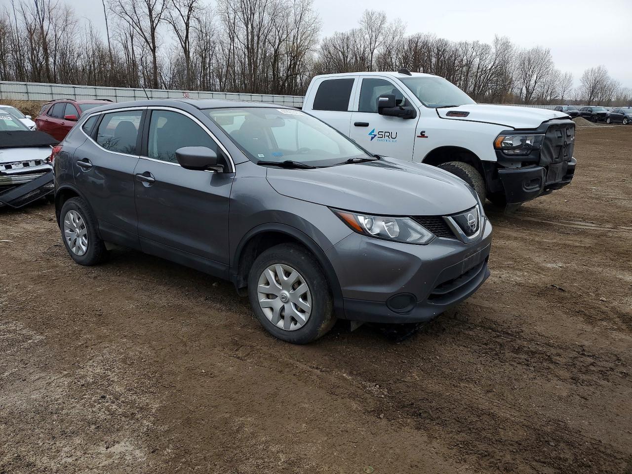 2019 Nissan Rogue Sport S - zdjęcie 4
