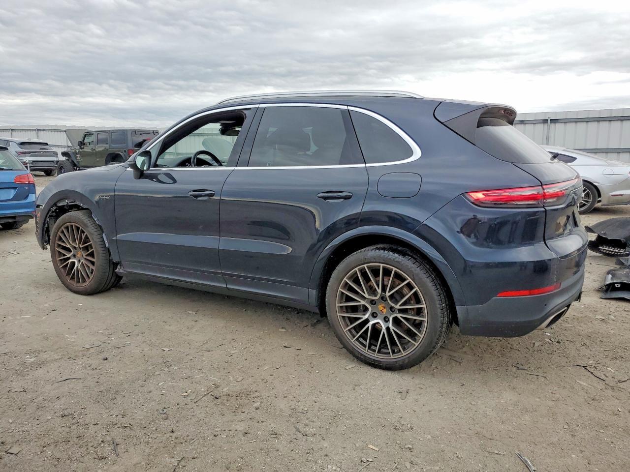 2020 Porsche Cayenne E-Hybrid - zdjęcie 2
