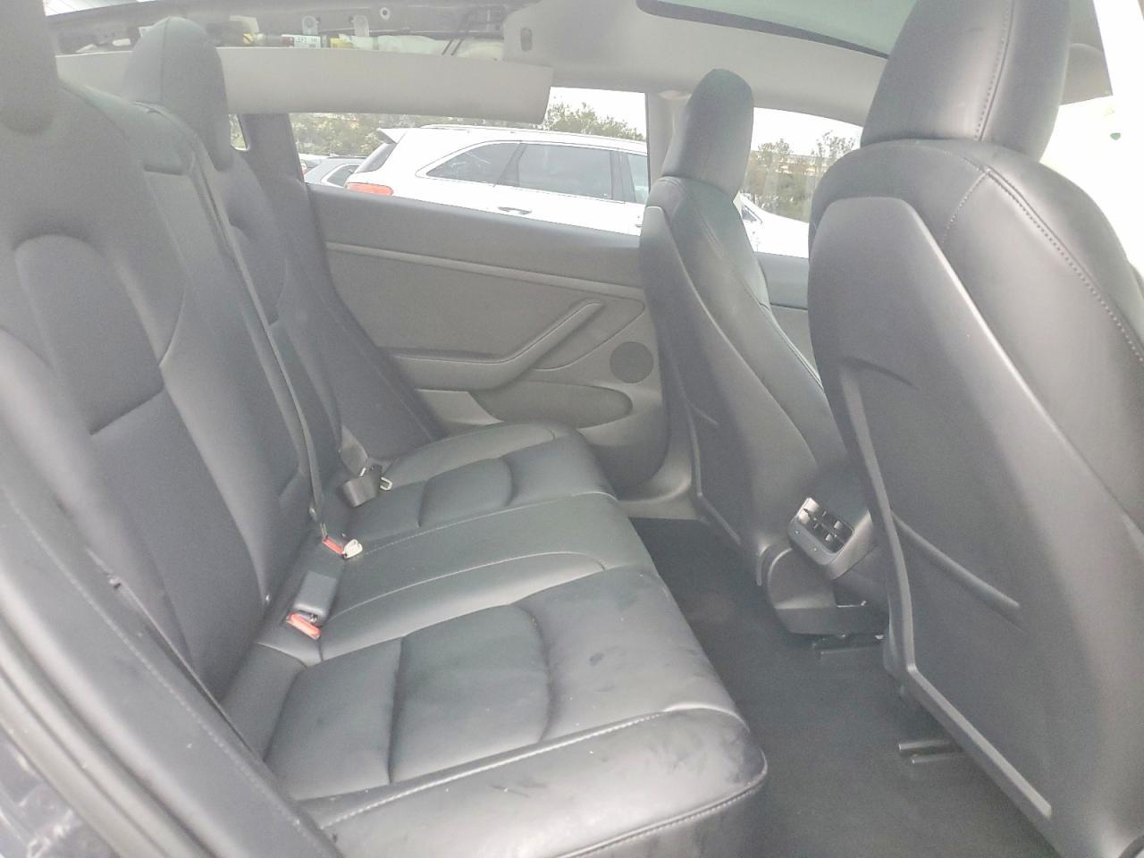 2023 Tesla Model 3 - zdjęcie 10