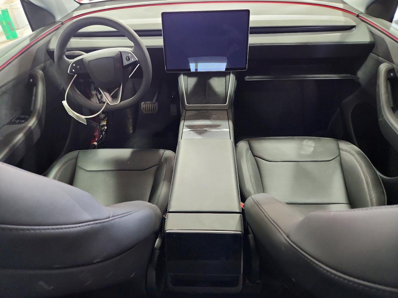 2026 Tesla Model Y - zdjęcie 8