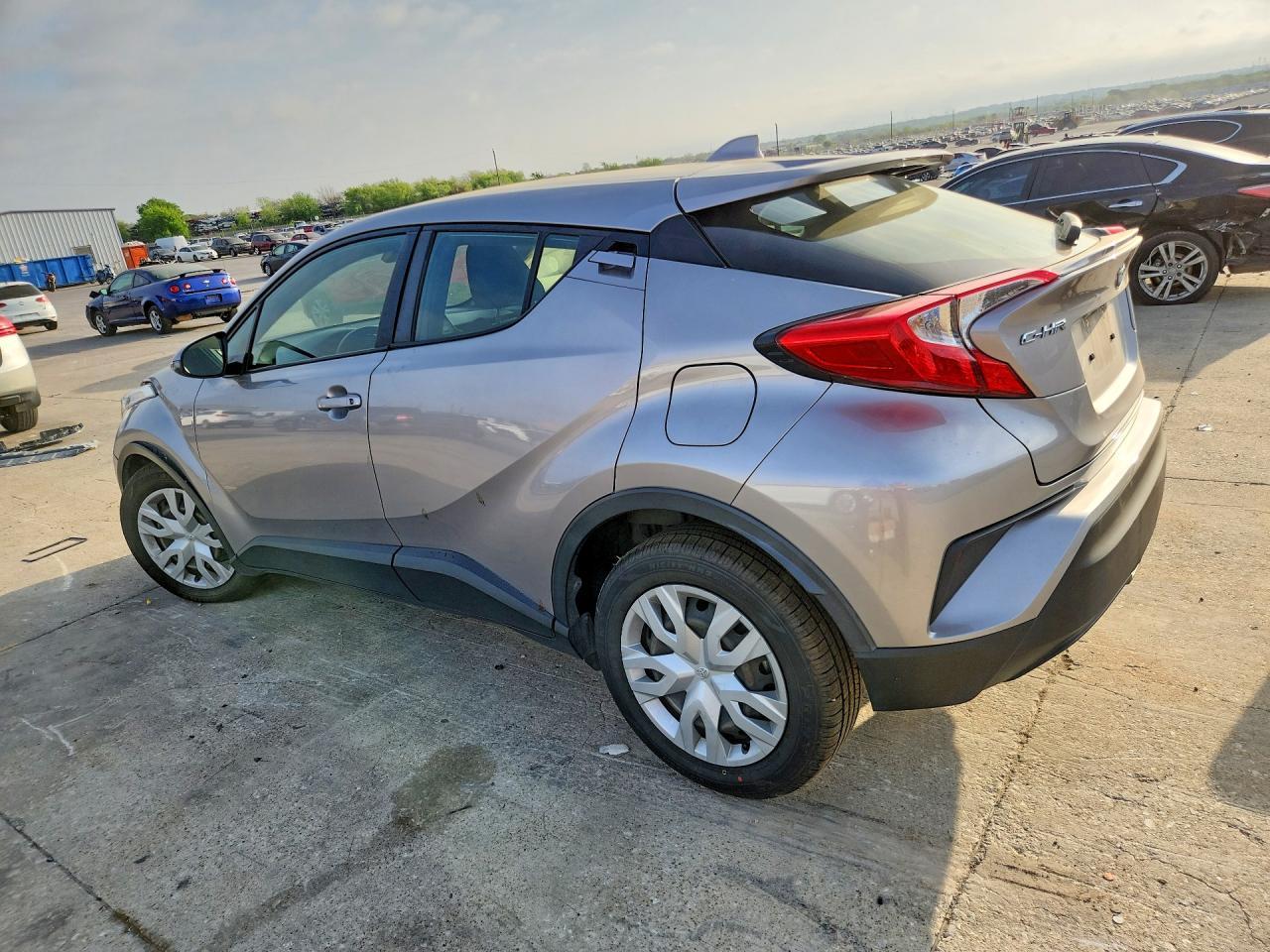 2019 Toyota C-Hr Le - zdjęcie 2