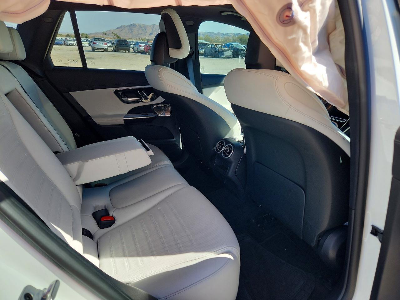 2023 Mercedes-Benz Glc 300 - zdjęcie 10