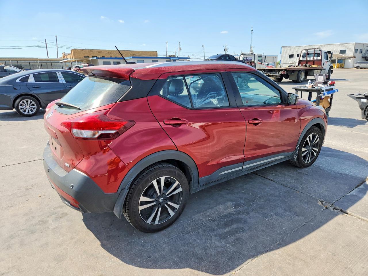 2020 Nissan Kicks Sr - zdjęcie 3