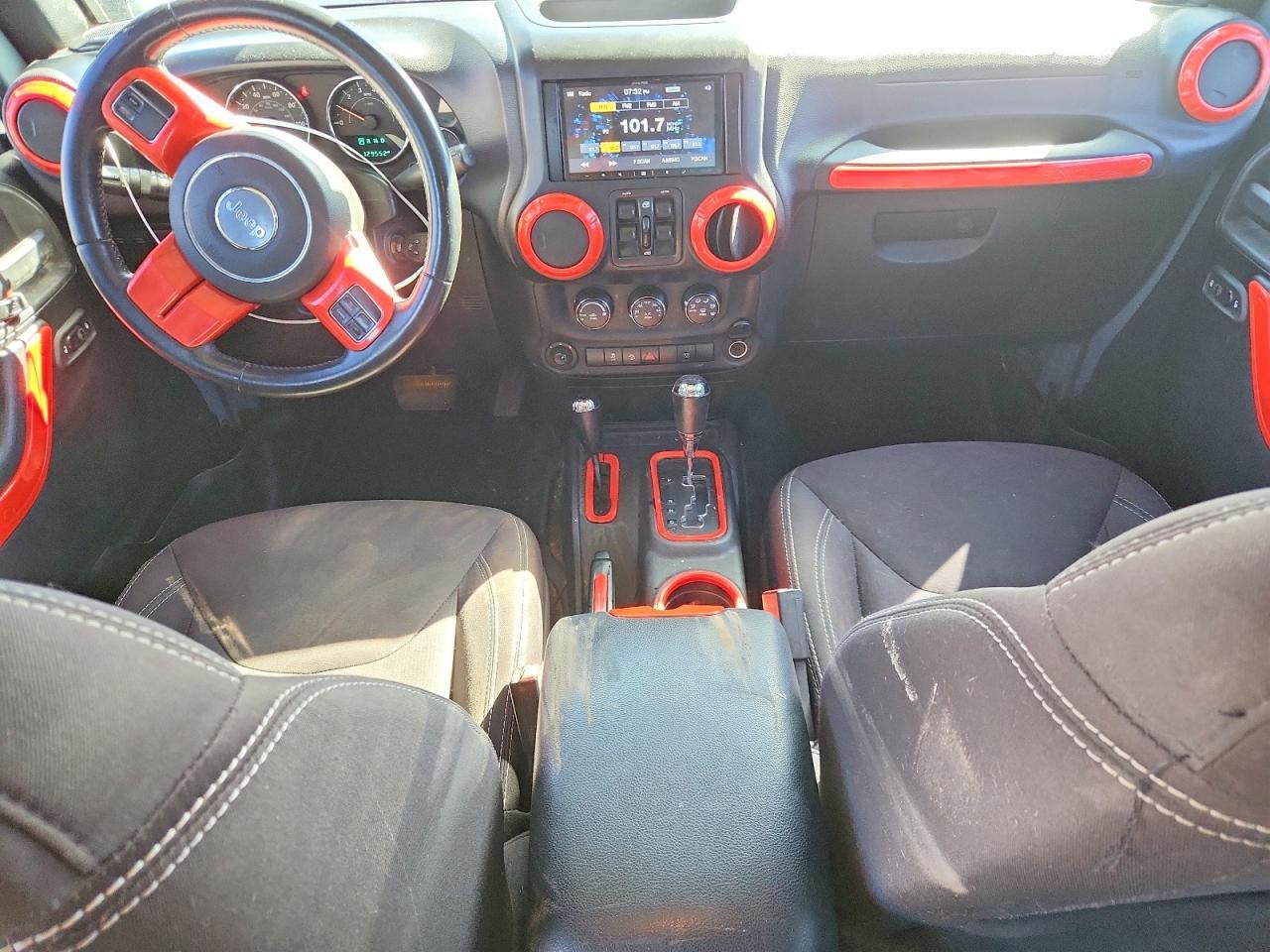 2015 Jeep Wrangler Unlimited Rubicon - zdjęcie 8