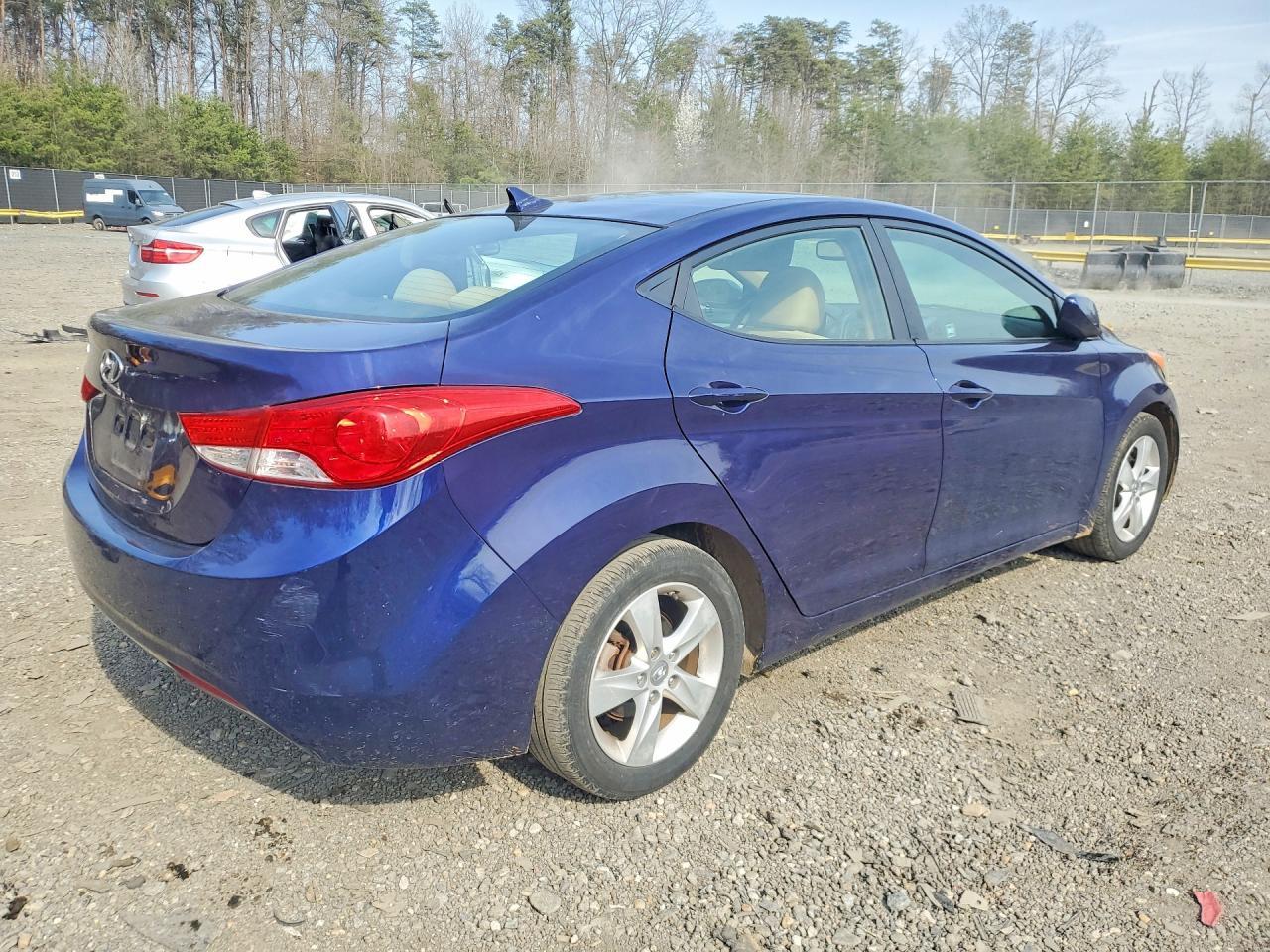 2013 Hyundai Elantra Gls - zdjęcie 3