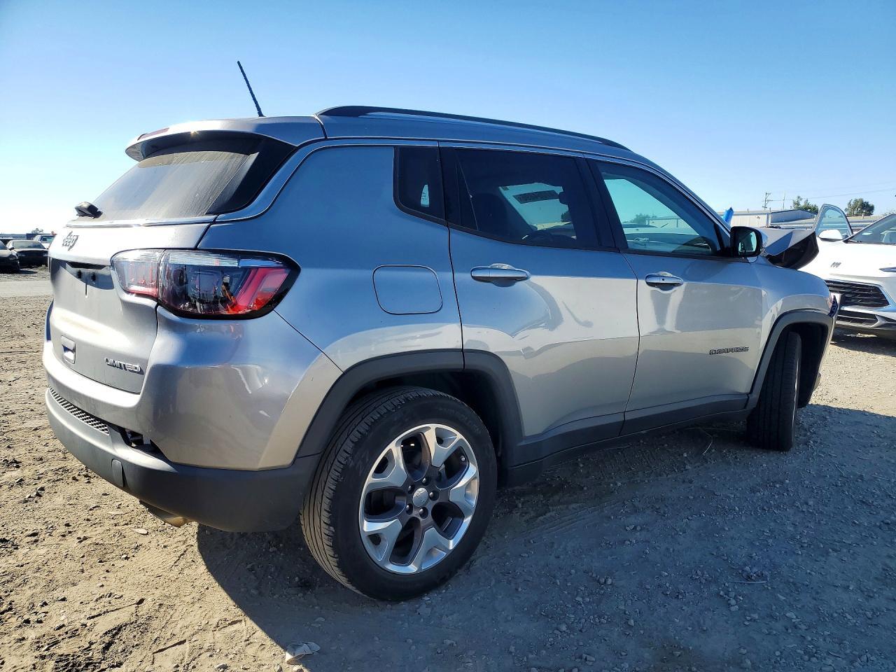 2020 Jeep Compass Limited - zdjęcie 3