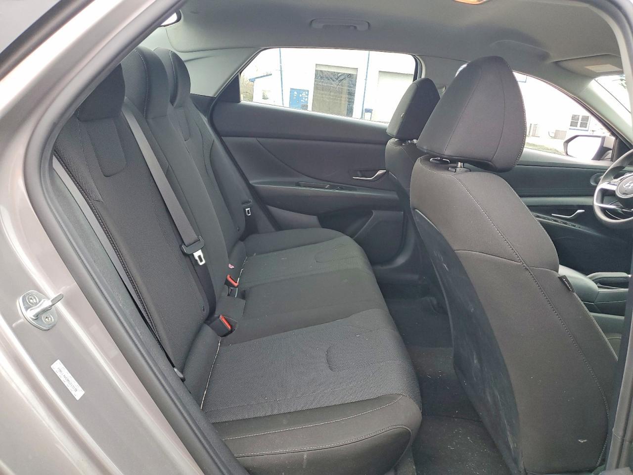 2021 Hyundai Elantra Se - zdjęcie 10