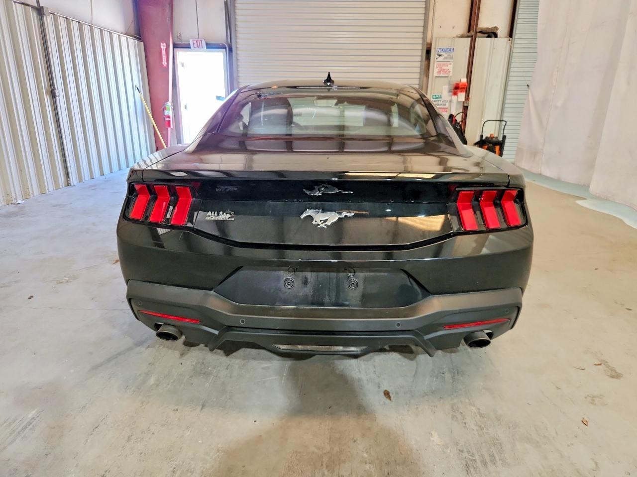 2024 Ford Mustang - zdjęcie 6