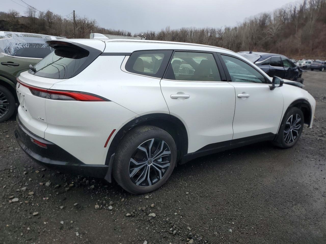 2025 Toyota Crown Signia Xle - zdjęcie 3